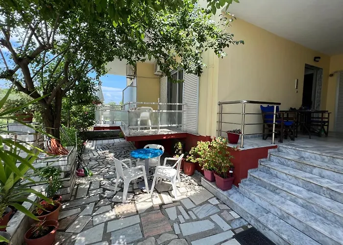 Eleni - Town Apartahotel