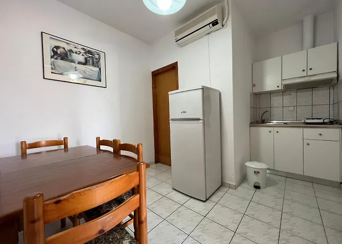 Apartahotel Eleni - Town