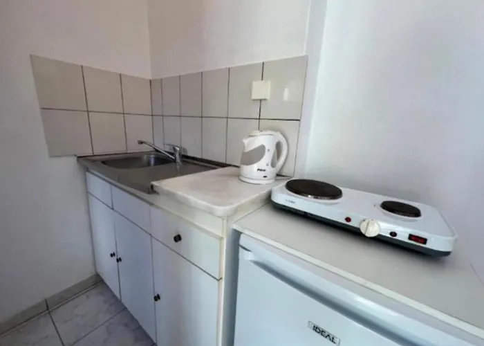 Eleni - Town Apartahotel